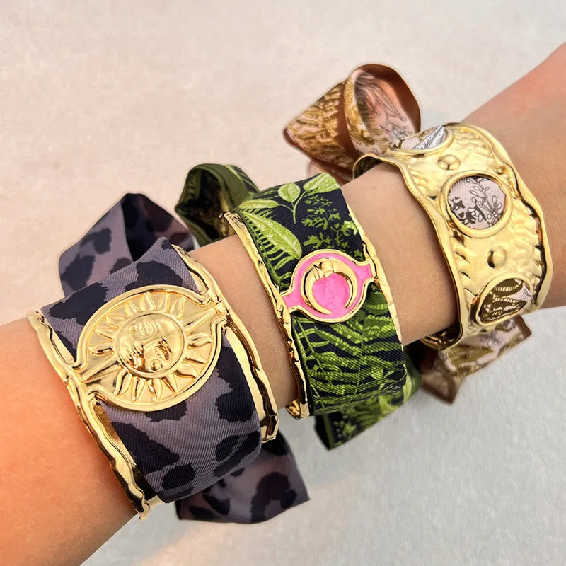 Stainless steel wide hollow bracelet y2k sun moon shape scarf bracelet vintage autumn winter exquisite jewelry for women Qme