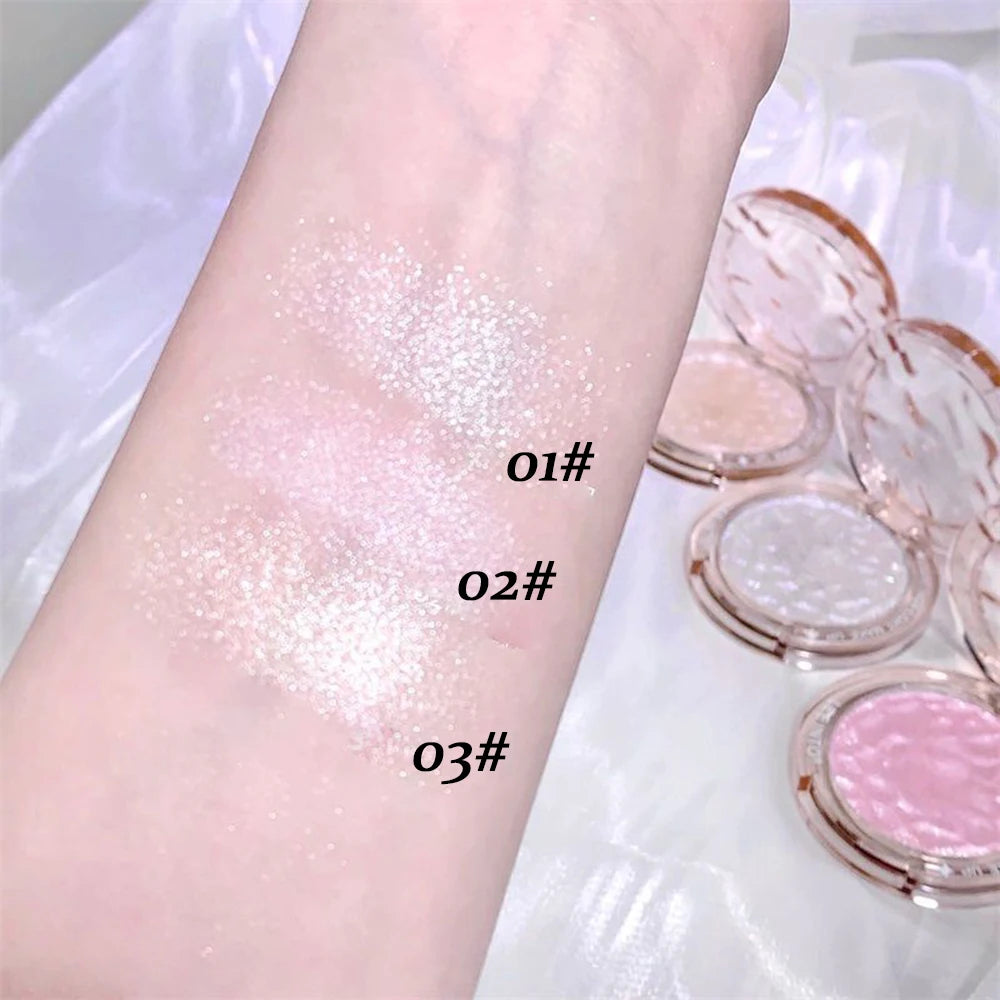 LEE INTO Highlighter Powder Pearlescent Finish Fine Shimmer Silky Qme