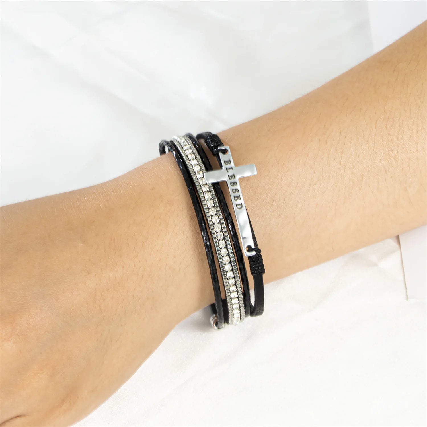 Vintage Bohemian Style Cross Multi-layer Bracelet New Punk Style Diamond Bracelet High-end Leather Bracelet for Women Qme