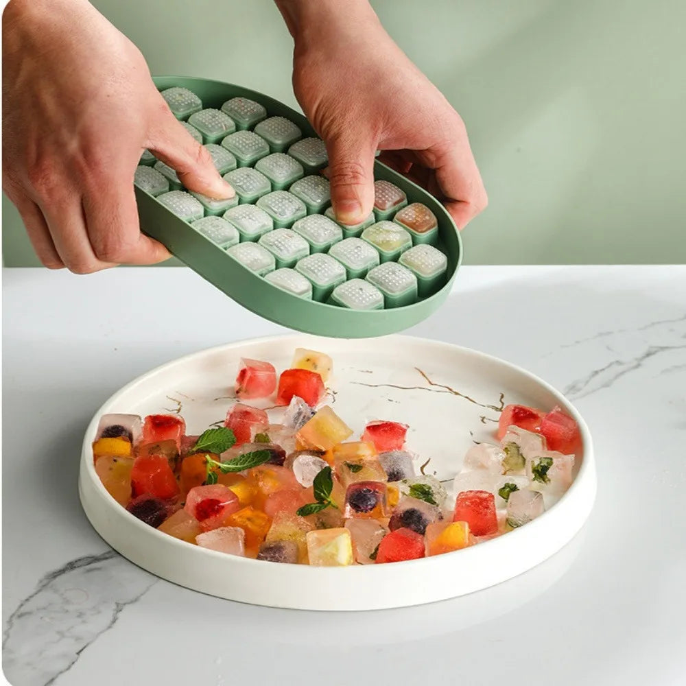 Press-type Ice Cube Mold Silicone Soft Bottom Large Capacity Ice Storage Box One Click Demolding DIY Stackable Covered Ice Maker Qme