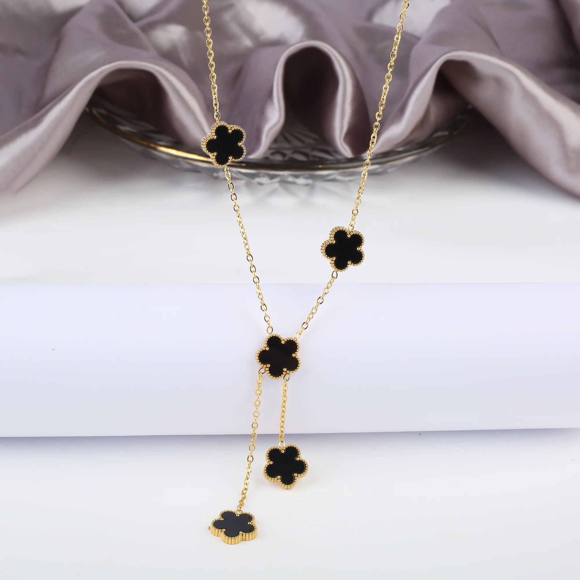Classic Stainless Steel Five Leaf Flower Set Bracelet Necklace Earrings Luxury for Woman Party Daily Wear Jewelry Free Shipping Qme Black Necklace