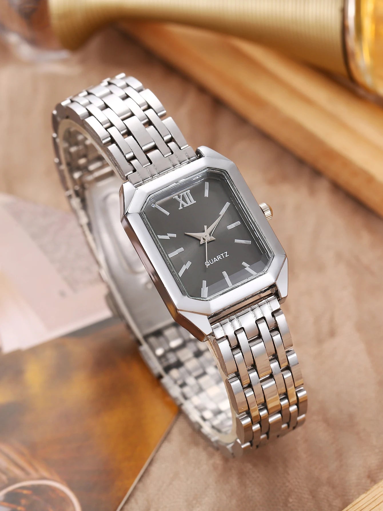 1pcs Simple and Versatile Square Women's Watch with Steel Strip Fashion Quartz Watch Fashion Student Watch Qme Silver Black