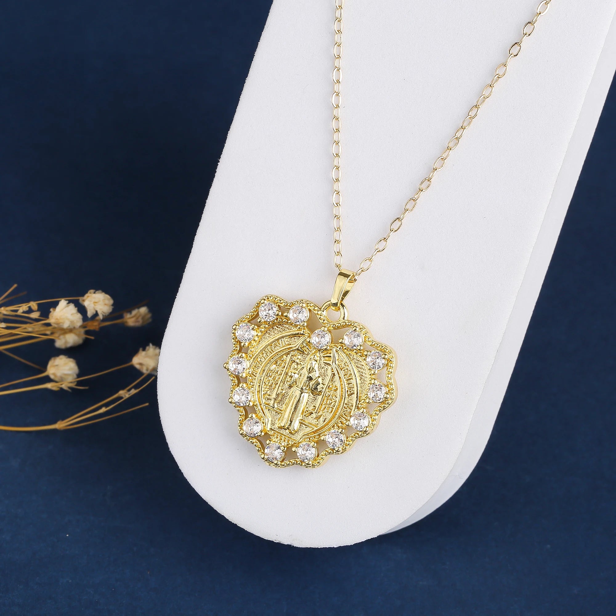 High Quality Luxury Zirconia Religious Character St. Jude Pendant Necklace Personalized for Man Woman Party Classic Jewelry Gift Qme Style 5