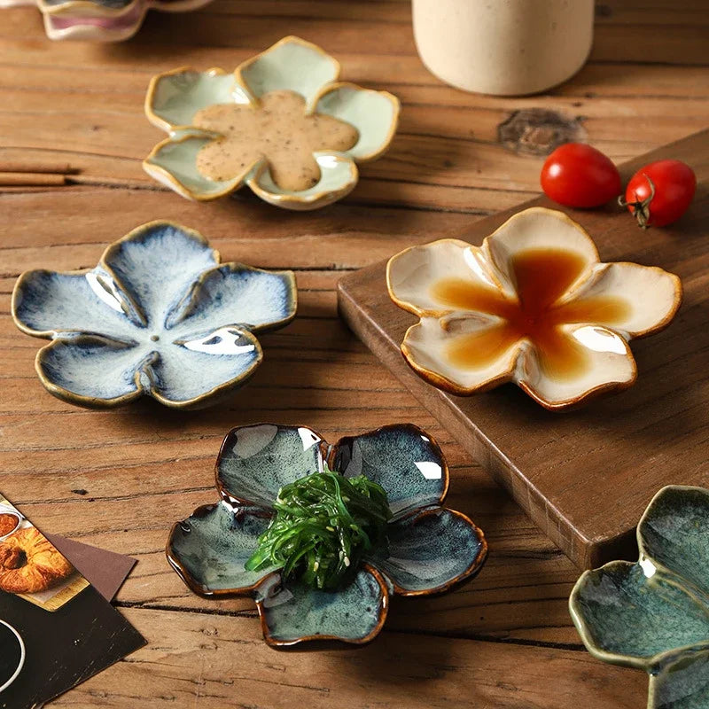 Retro Kiln-Baked Ceramic Petal-Shaped Dipping Plate, Lightweight Seasoning & Sauce Dish for Home & Restaurant Use Qme