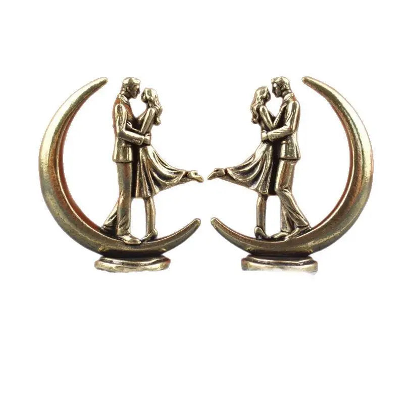Brass Couple Hugging Figure Home Decor Statue Modern Art Couple Embracing Figurine Lover Ornament Home Decoration Qme 1PCS