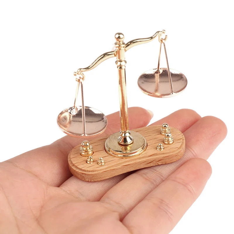 Antique Justice Scale Model Exquisite Home Decoration Kids Mini Qme