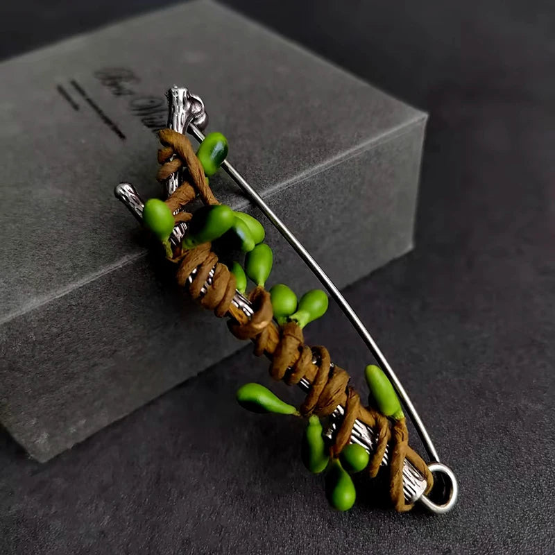 Large Brooches Entwined Simulated Fruit Plant Decoration Vintage Brooch Sweater Scarf Buckle Cardigan Suit Big Pin Qme A4