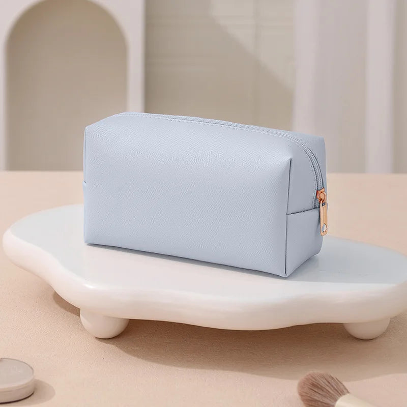 A 1pcs PU Leather Portable Toiletry Bags Waterproof Travel Make Up Bags for Women Small Medium Large Cosmetic Organizer Bags Qme Light blue small
