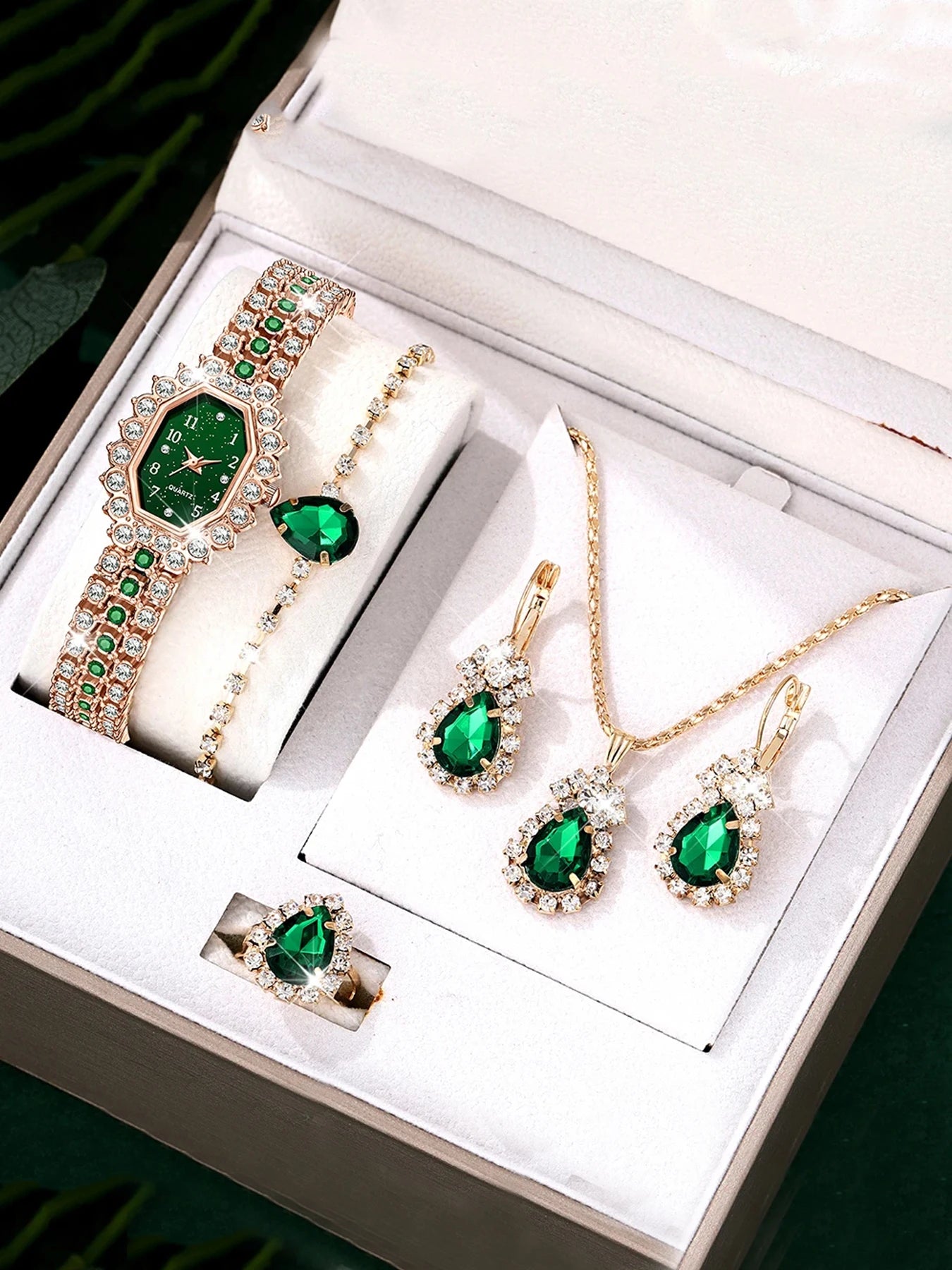 Fashion diamond studded square diamond women's watch bracelet watch quartz watch set Qme