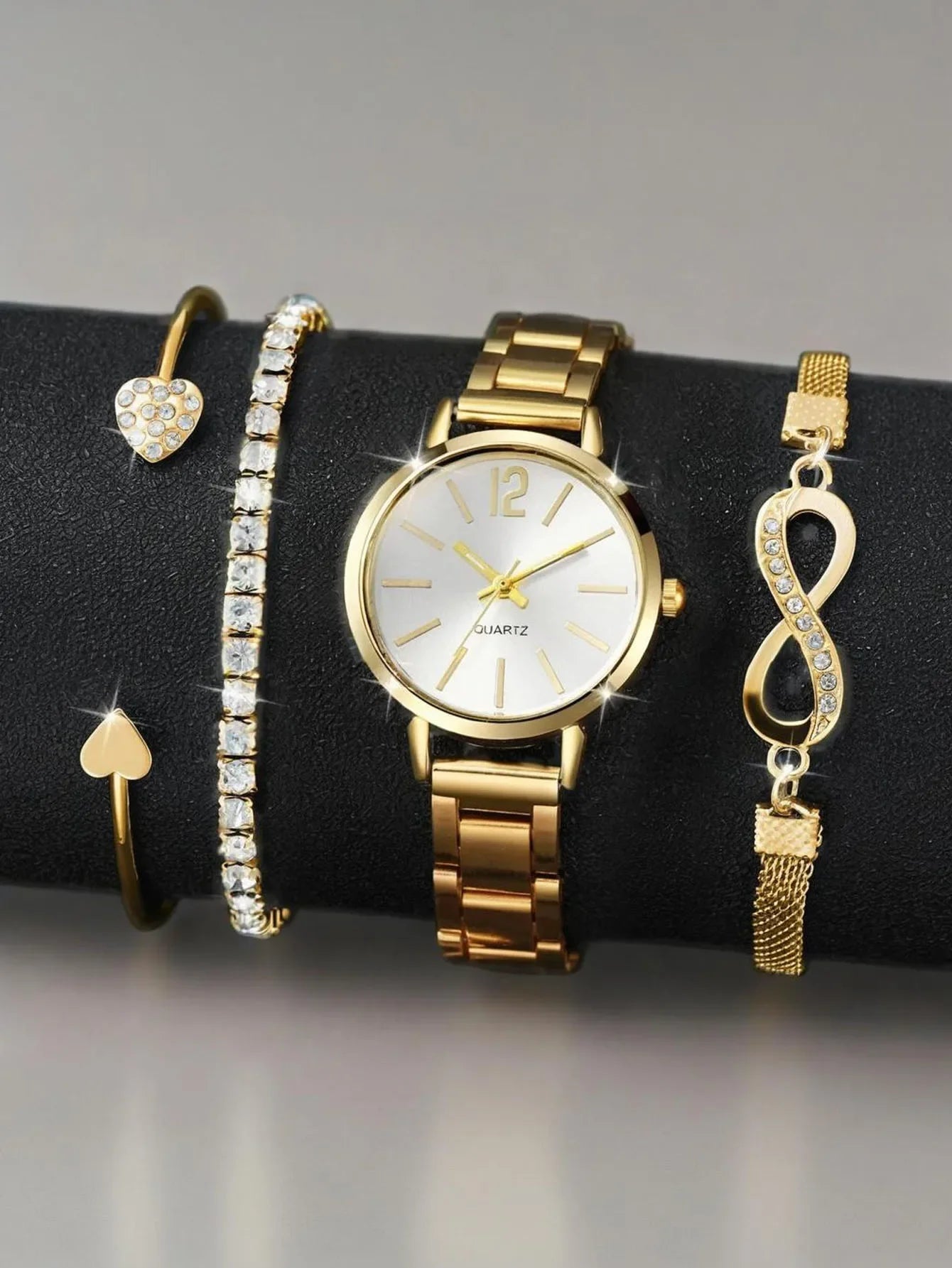 4pcs /set women's watch temperament steel strip women's watch fashion simple trend women's quartz watch bracelet set Qme Golden White Set