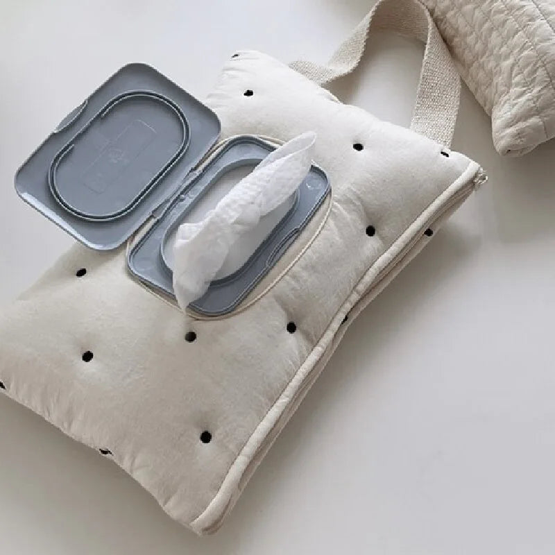 Paper towel box, cute little cart-shaped paper towel bag, portable pull-out flap-style paper towel storage box. Qme