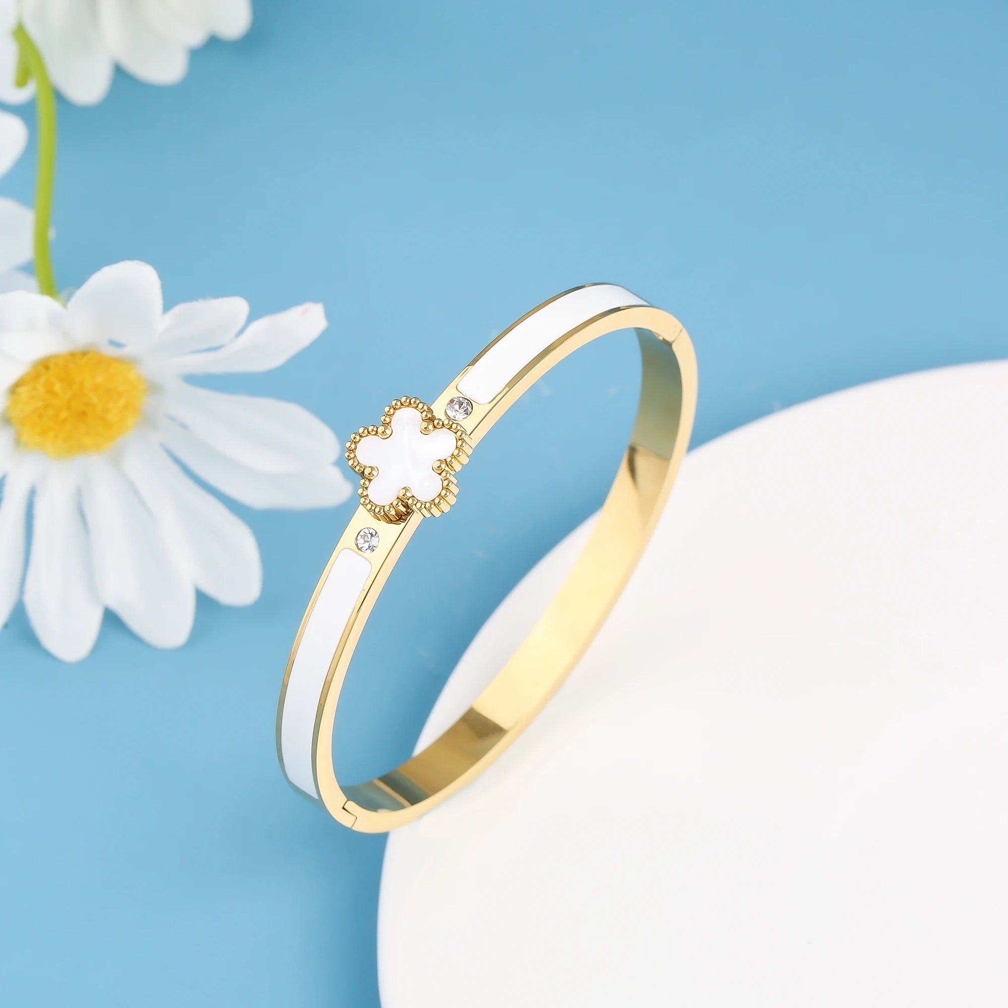 Hot Sale Gold-Plated Stainless Steel Five-Leaf Flower Open Bngale Temperament For Woman Party Wedding Lucky Jewelry Gift Clover Qme Bangle 2
