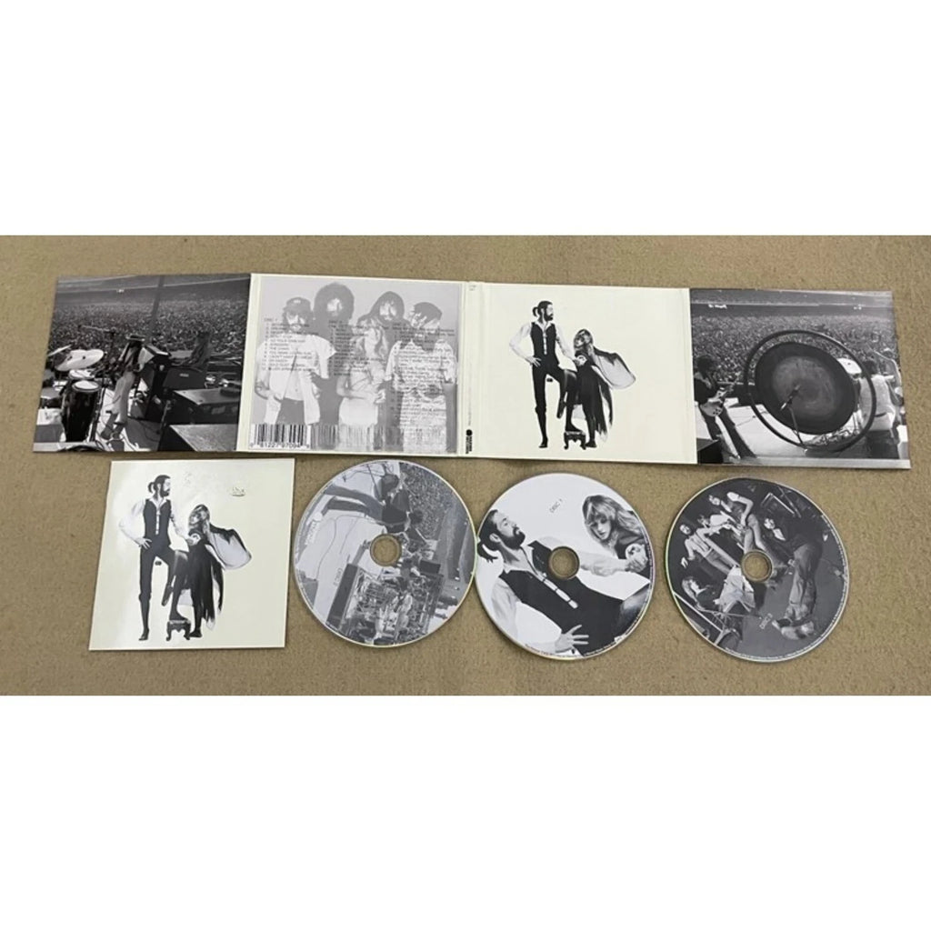 Rock Music CD Album with Retro Black-and-White Couple Silhouette Cover Elegant Design & Classic Tracks Creating A Nostalgic Vibe Qme