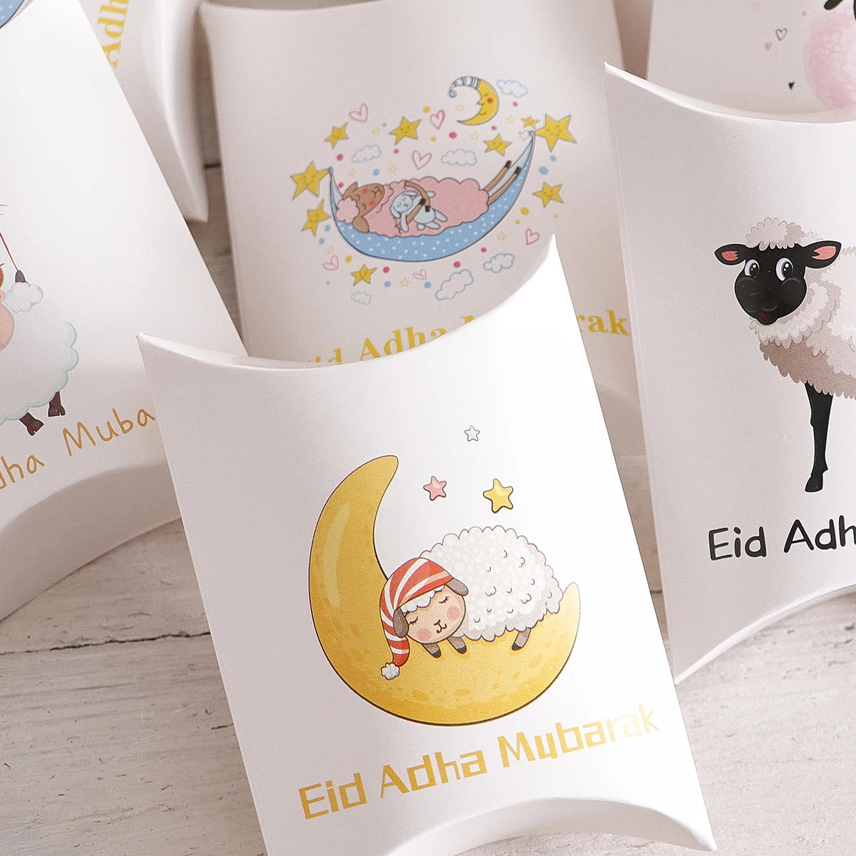 5-Piece Mini Eid Pillow Gift Box with Assorted Lamb Pattern Prints, Small Candy Gift Box for Eid Al-Adha Party Favors, Congratul Qme