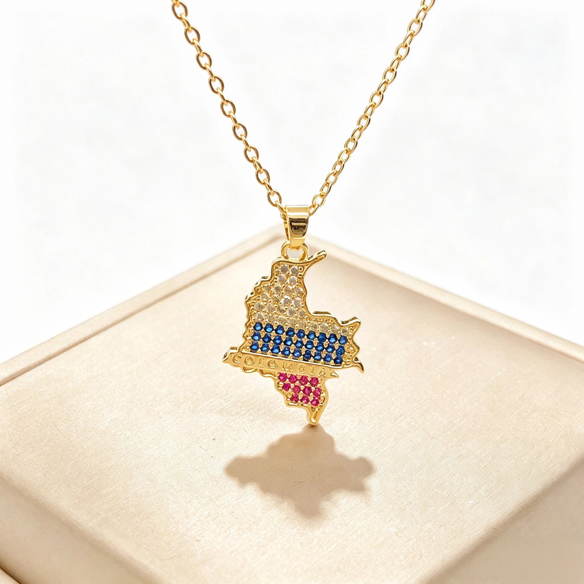 Yellow Red Blue Enamel Colombia Map Multicolor Zircon Pendant Necklace Flag Patriotic Souvenir Jewelry For Women Men Daily Wear Qme 4