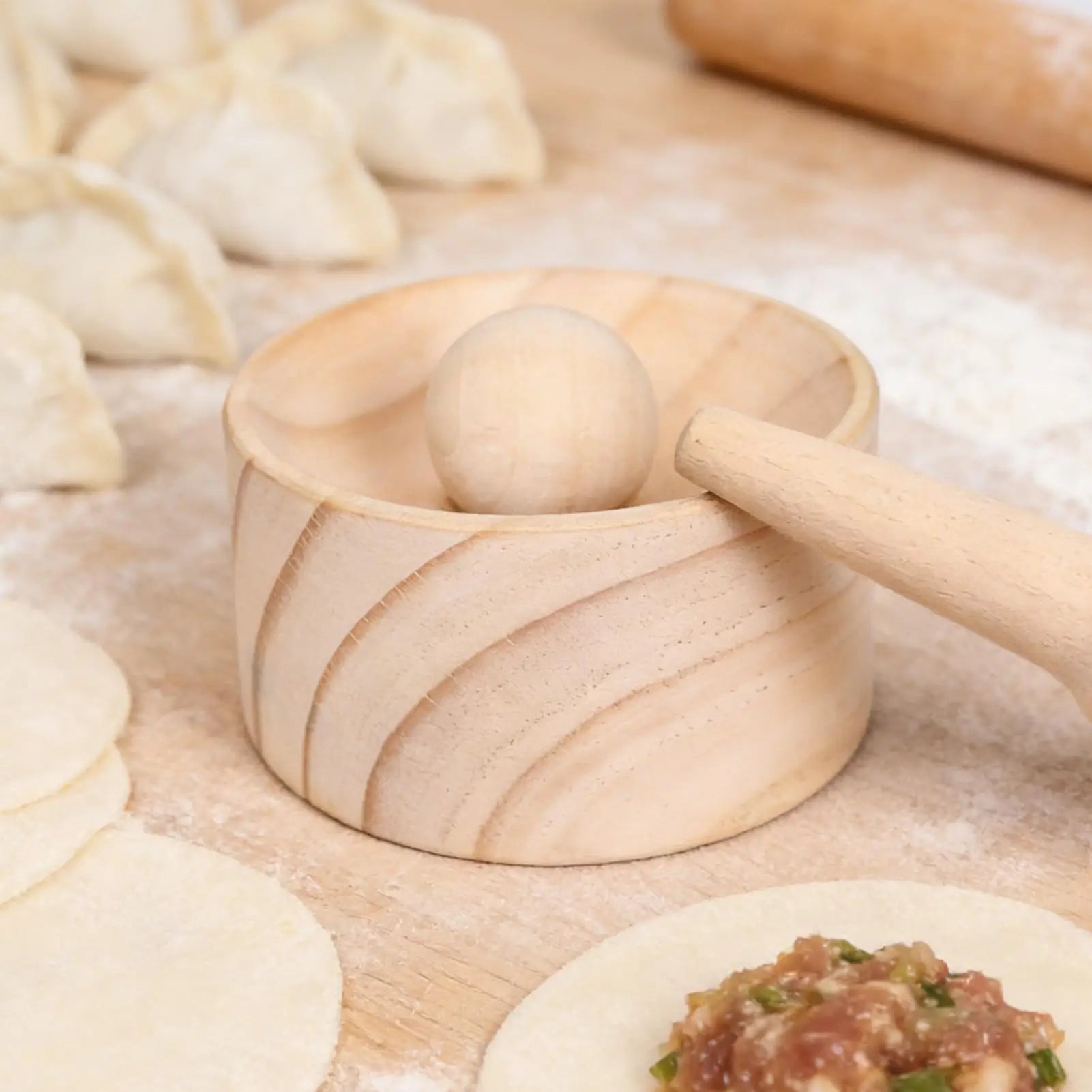 Dumpling Maker Non-Stick Wooden Manual Kitchen Gadgets Dumpling Mold Skin Maker Press for Home Kitchen Apartment Restaurant Qme