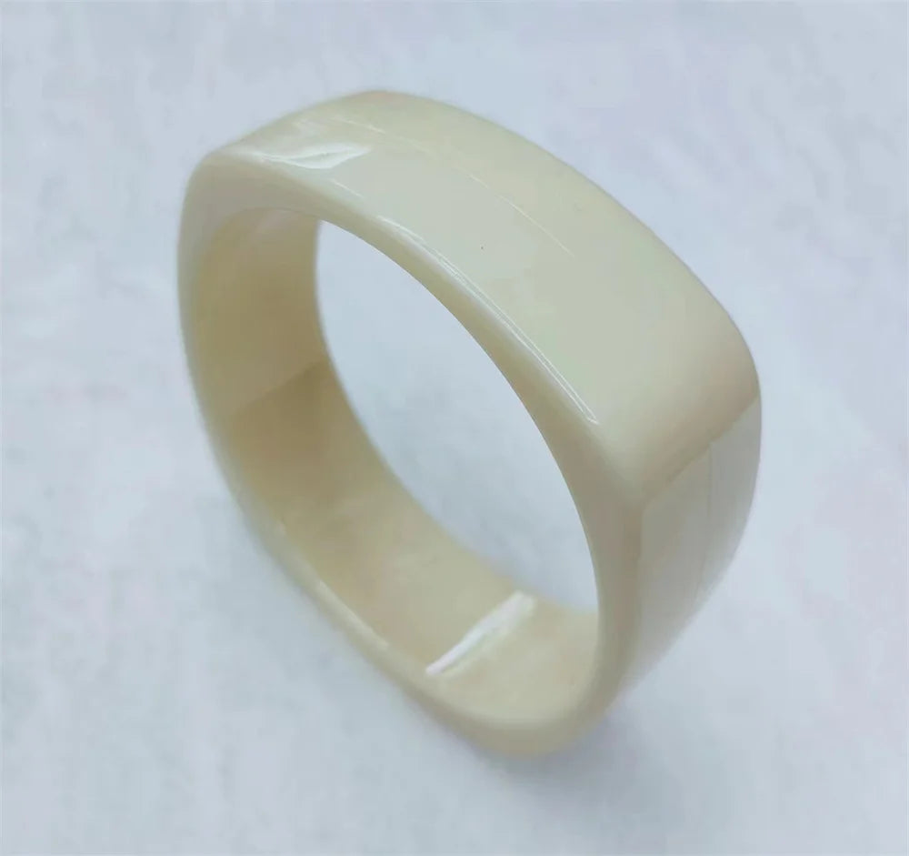 Vintage Acrylic Cuff Fashion Bangles for Women New Trendy multicolour Wide Geometric Resin Simple Bracelets Charm Jewelry Qme off-white 60-64mm
