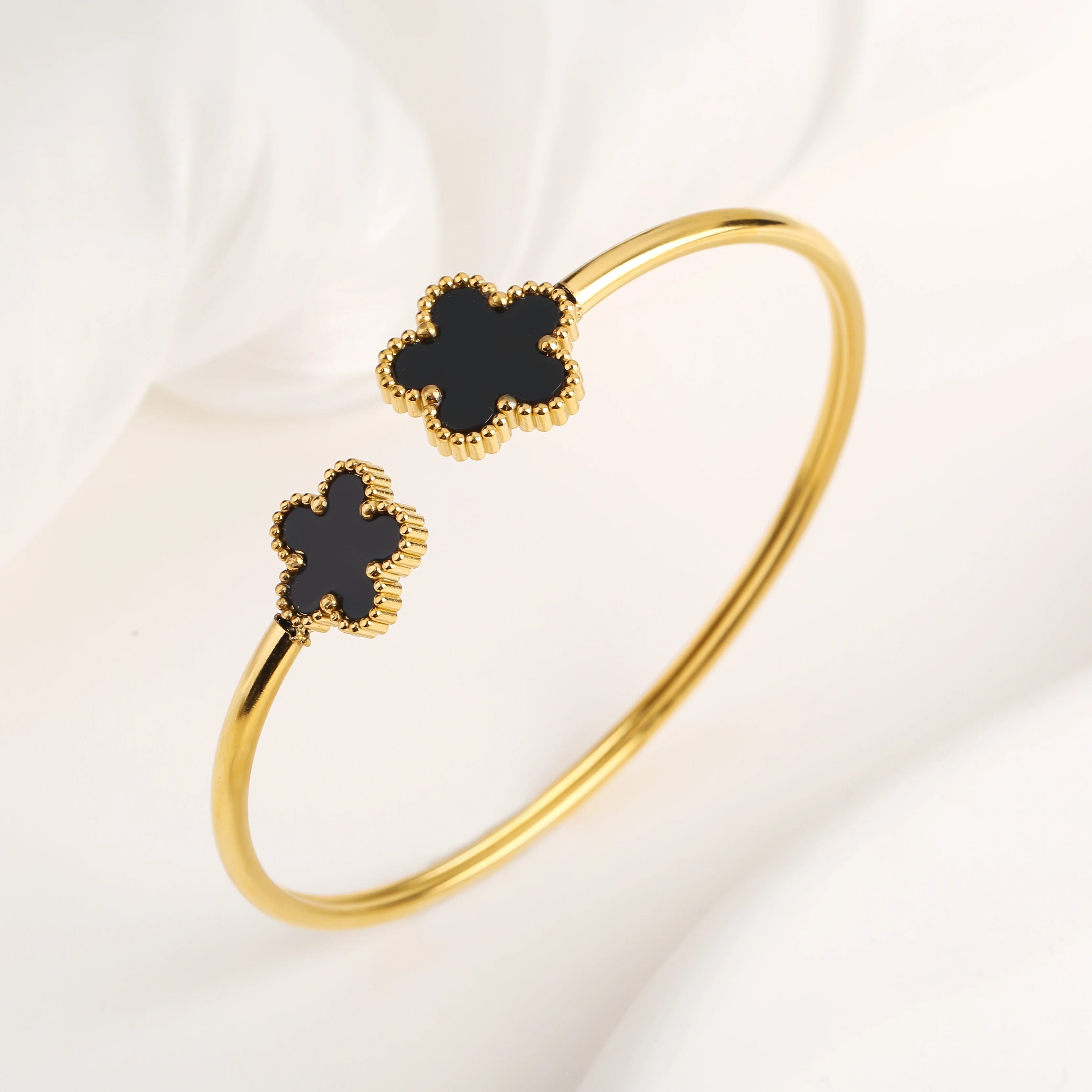 2pcs Gold Color Stainless Steel Five-Leaf Flower Bangle Simple For Woman Party Wedding Exquisite Wrist Jewelry Fine Clover Gift Qme 13