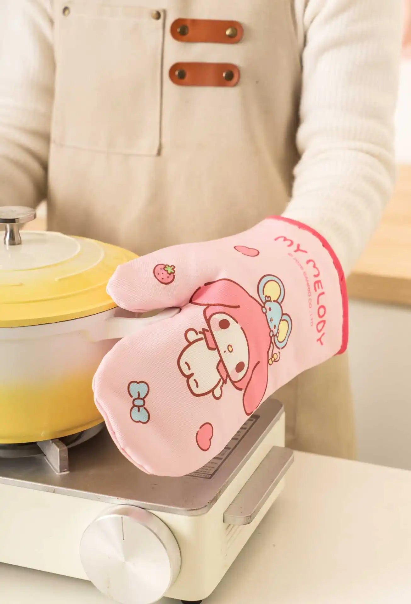 Hello Kitty Kuromi Silicone Gloves Thickened Gloves, Heat-Resistant for Household Use, Insulated Gloves Qme 1