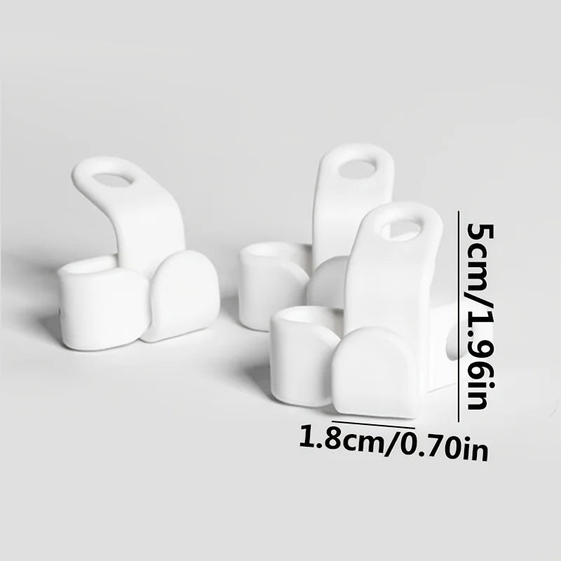 10 hangers connected to plastic hooks Qme