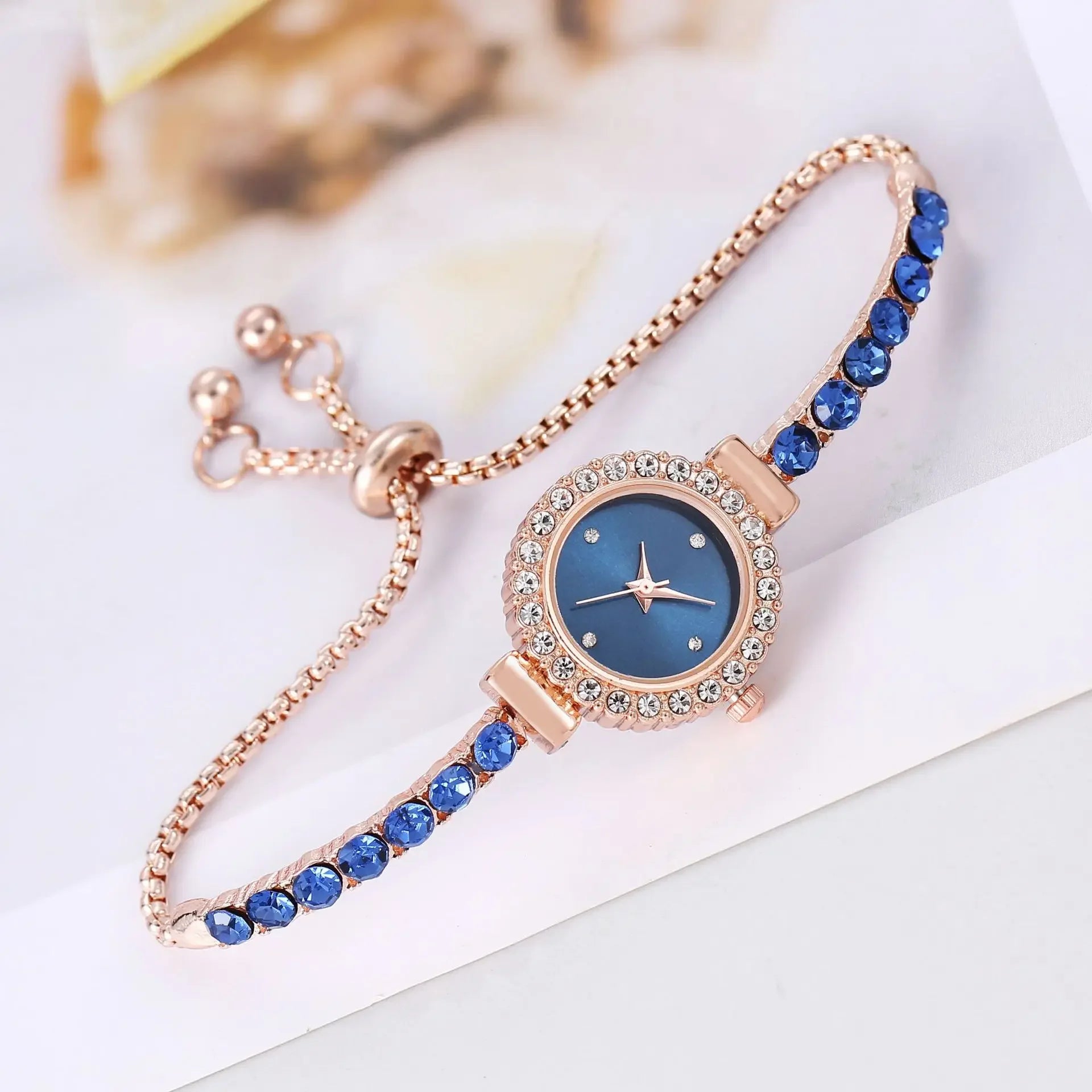 Relógio de quartzo analógico com pulseira requintada da moda feminina (sem caixa) Qme Blue