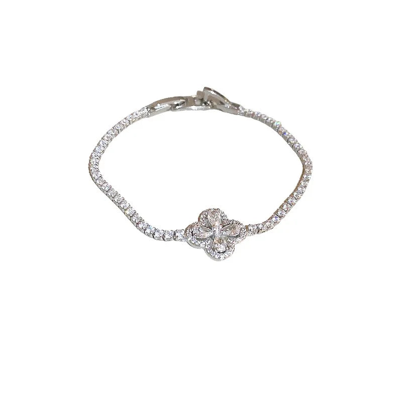 Delicate Flower Bracelet Micro-inlaid Zirconia Hand Jewelry Niche Design Sense Temperament Exquisite Four-leaf Flower Bracelet Qme