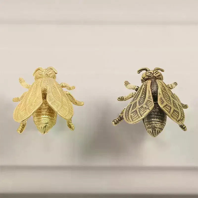Creative Retro Bee Brass Handle Vintage Single Hole Cabinet Door Knobs Gold Furniture Hardware Wardrobe Drawer Pulls Dresser Qme