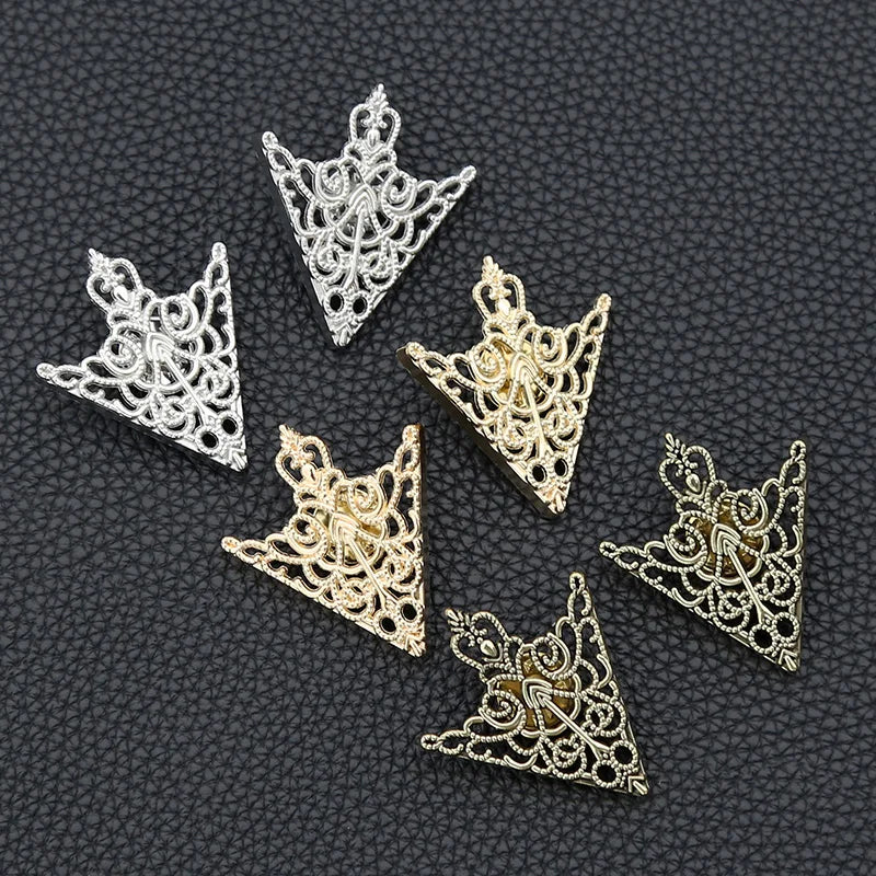 Women Vintage Triangle Shirt Collar Pin Collar Brooch Hollow Out Metal Men Brooch Clothes Decorative Cute Jewelry Accessories Qme