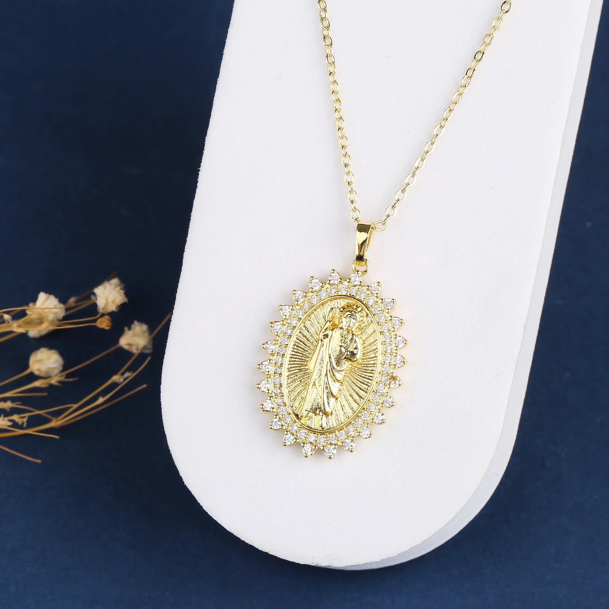 Hot Sale High Quality Gold Plated Religious St. Jude Madonna Pendant Necklace For Men Women Shiny Zirconia Party Luxury Jewelry Qme 1