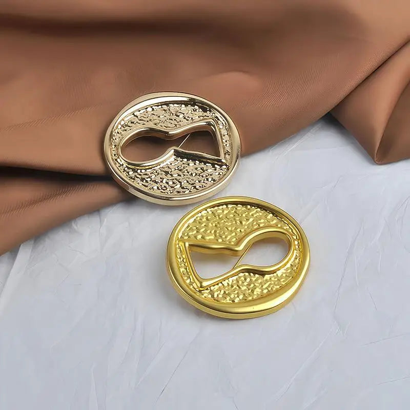 Pleated Brooch Alloy Keyhole Shape Glaze Luxury Badge Pin Trendy Banquet Clothes Metal Pin Qme