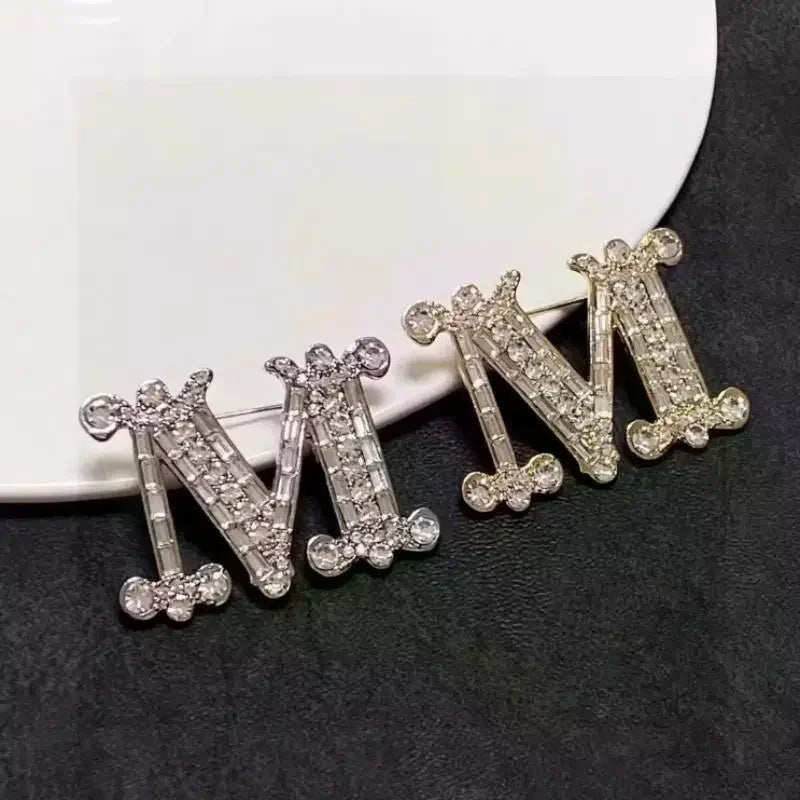 Rhinestone Letter Initial Brooch Pin, Sparkly Alphabet Lapel Pin Fashion Jewelry Gifts for Women Coat Dress Decoration Qme