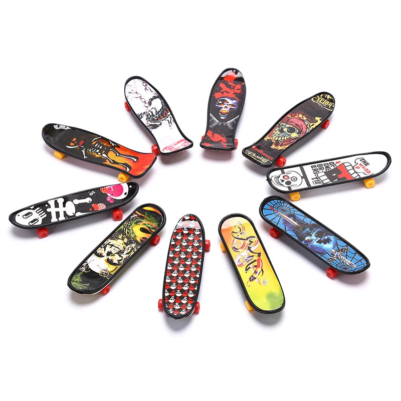 Plastic Mini Skate Finger Skateboarding Fingerboard Novelty Toys Boys Qme