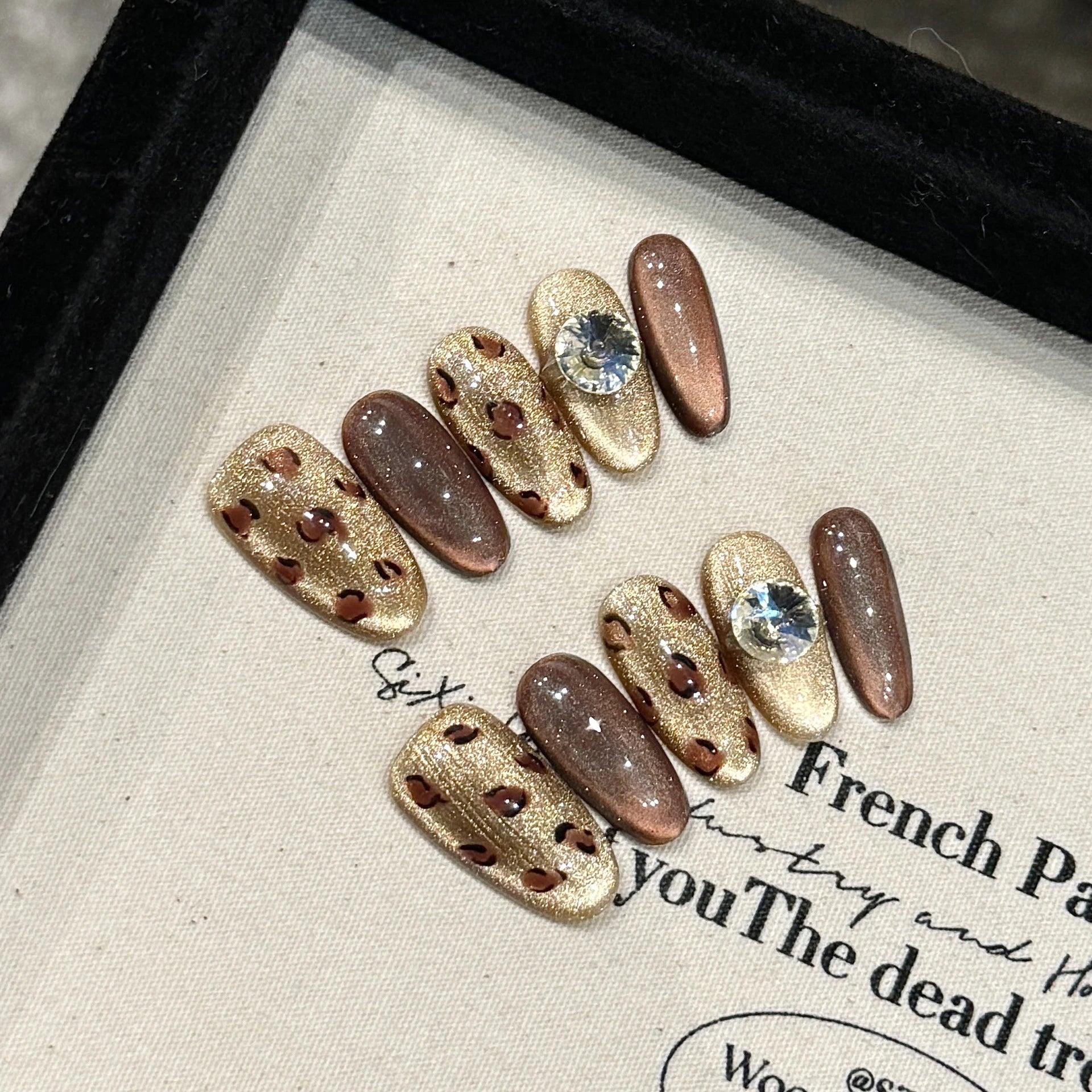 Handmade Press Nails Mid-oval Caramel Cat Eye Shiny Leopard Print Qme GJ-CDJ-ZB120-M