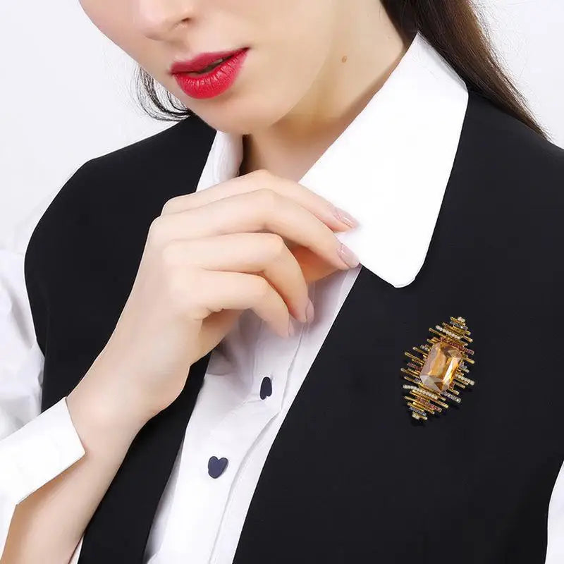 Fashion Rhinestone Crystal Geometric Brooches For Women Clothing Coat Jewelry Accessries Gifts Qme