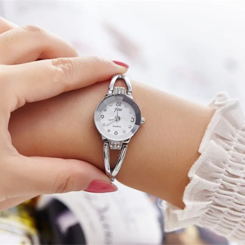HOT sale Luxury Simple Small Round Dial 3 colour Ladies Womens Watches 2018 Top Brand Casual Quartz Watch Relogio Feminino clock Qme