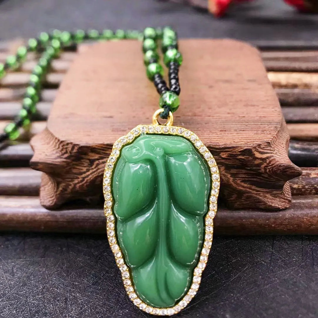 Green Jade Buddha Pendant Necklaces Women Amulet Chinese Style Maitreya Necklace Jewelry New Sweater Style Drop Wholesale Qme leaf