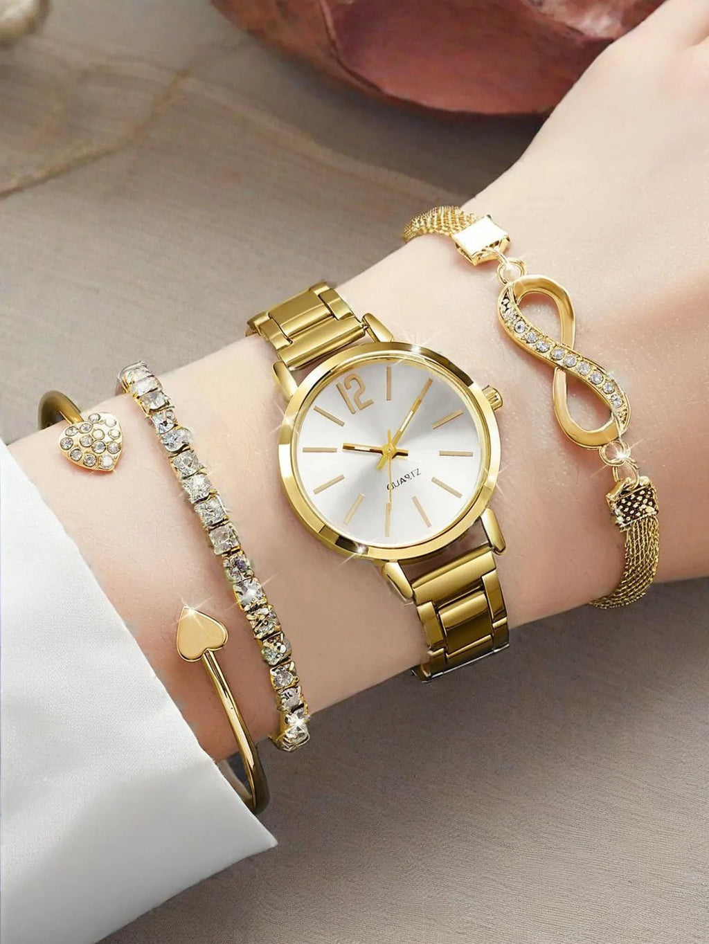 4pcs /set women's watch temperament steel strip women's watch fashion simple trend women's quartz watch bracelet set Qme