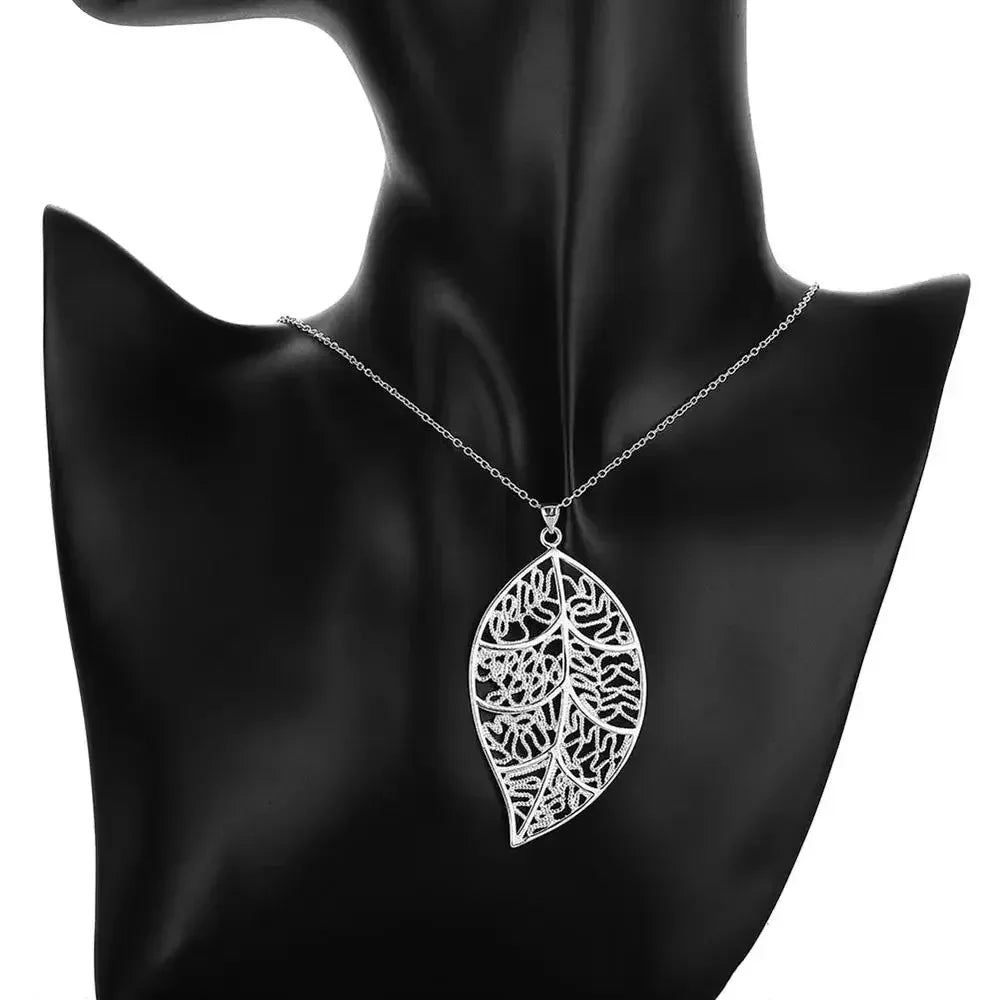 Fine Pretty 925 Sterling Silver Leaf Pattern Pendant Necklace for Women Holiday Gifts High Quality Fashion Party Wedding Jewelry Qme