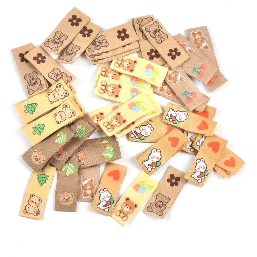 50Pcs Kawai Bear Embroidery Brown Labels For Knitted Hats Bag Shoes Sewing Garment Accessories DIY Tags Crafts Handmade Supplies Qme