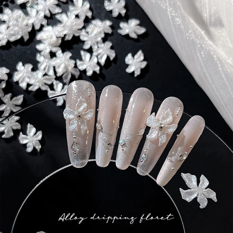 Sparkling White 5 Petal Flower Nail Charms, 3D Resin Small Flat Back Daisy Nail Art Decorations, Bling DIY Manicure Rhinestones Qme