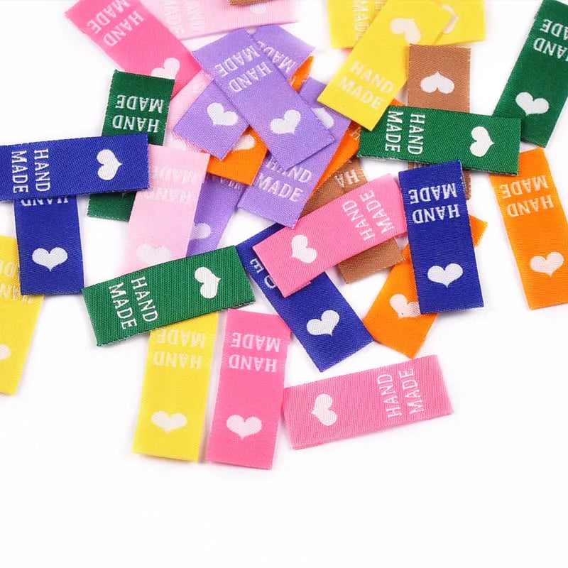 50pcs 15x38mm Mix colour Heart Pattern Label For DIY Handmade Decorative Sewing Accessories Clothing Hat Supplies cp3823 Qme
