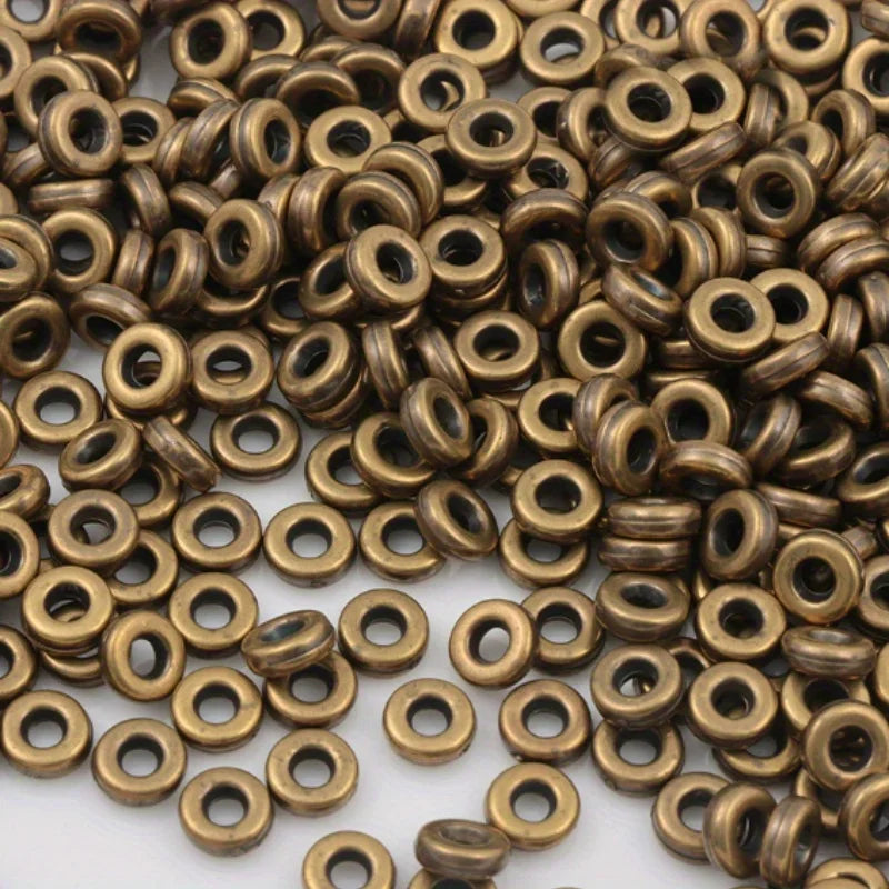 Flat round beads, loosely spaced beads, suitable for DIY bracelets, necklaces, earrings, and jewelry imitation products. Qme