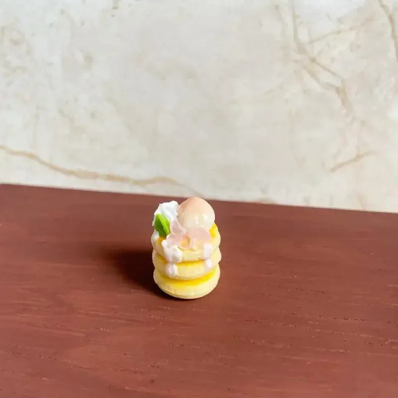 1pcs Miniature Dollhouse Food Toy Peach 3-layer Cream Cake Model DIY Decoration For Doll Accessories Kids Gift Qme