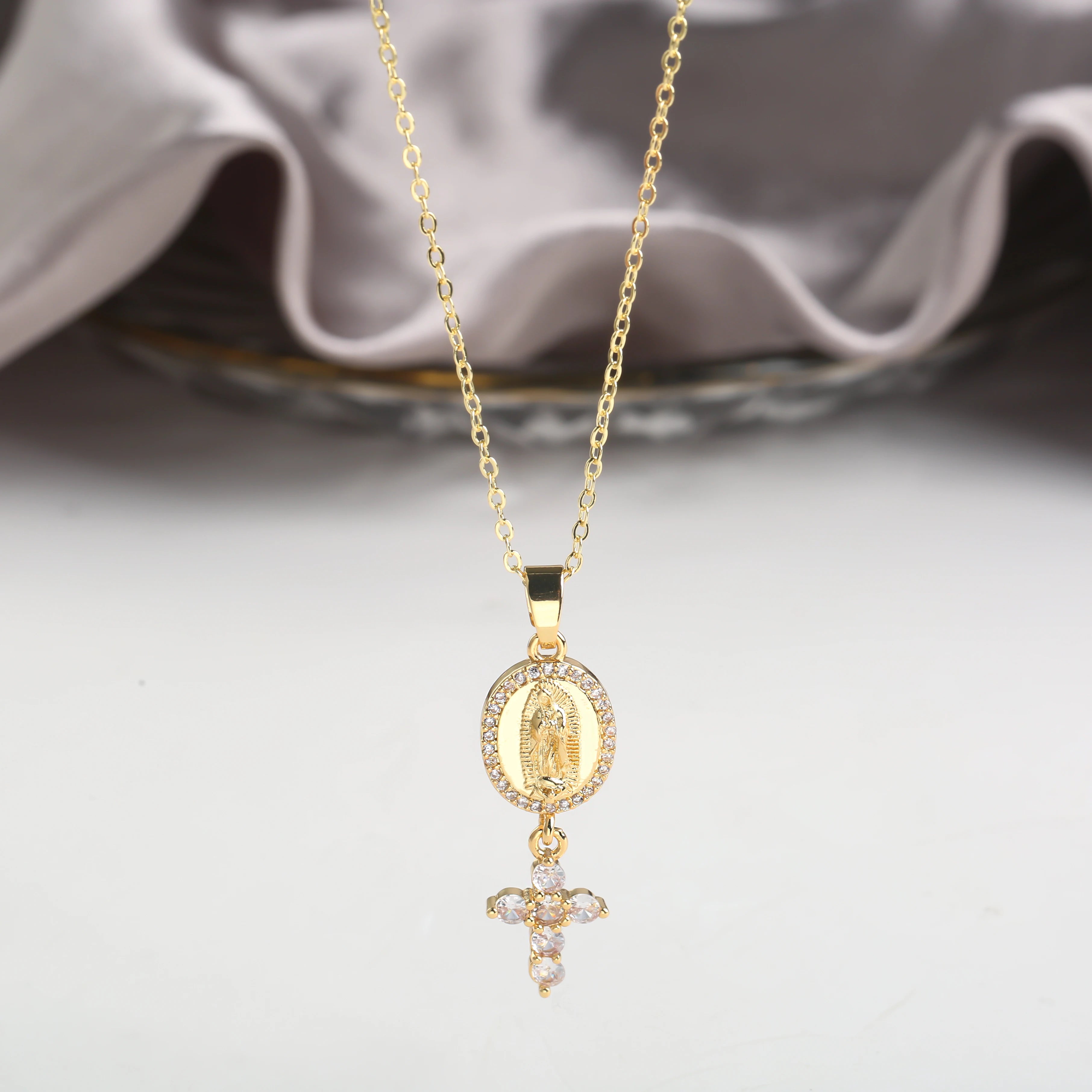 6 Color New Design Cute Female Crystal Zircon Necklace Classic St. Jude Cross Pendant Necklace For Women Men Party Jewelry Gifts Qme White