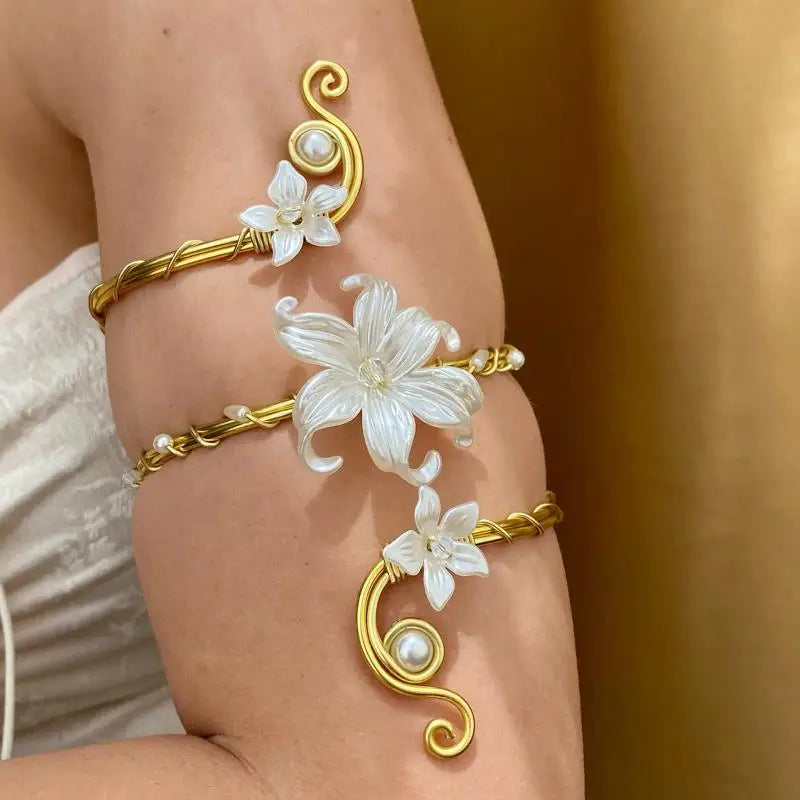 Elegant Hollow Out Flower Bracelet Floral Adjustable Open Arm Bangle Vintage Armlet Armband Arm Accessories Qme StyleB