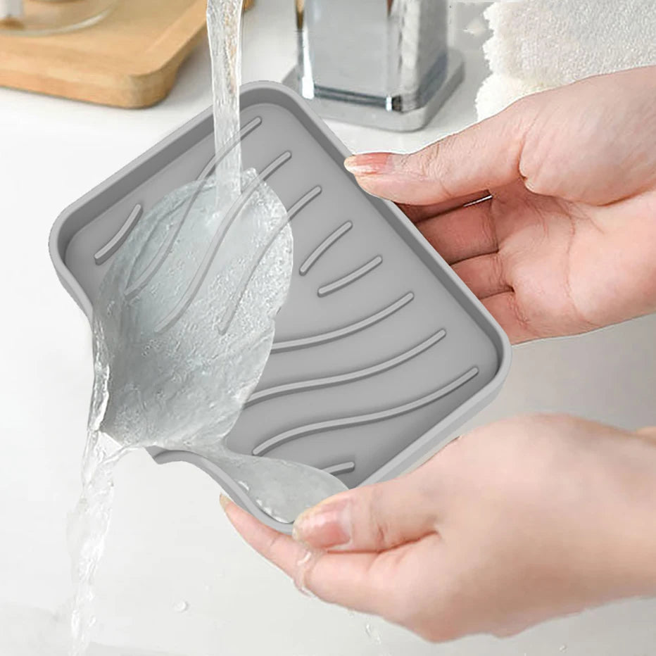 Self Draining Soap Bar Holder Silicone Kitchen Sink Soap Dish Sponge Tray Counter Caddy Organizer for Dish Soap Dispenser Qme