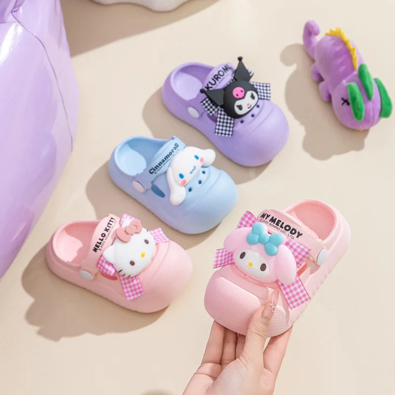 Hello Kitty Kuromi Slippers Student-Style Perforated Sandals Non-Slip Beach and Indoor Round-Toe Sandals Qme