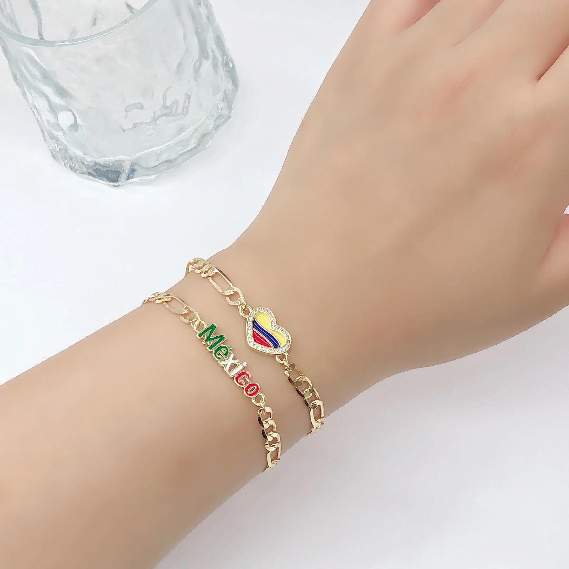 Adjustable Enamel Art Gold Plated Venezuela Colombia Flag Figaro Chain Bracelet for Men Women Holiday Anniversary Jewelry Gift Qme