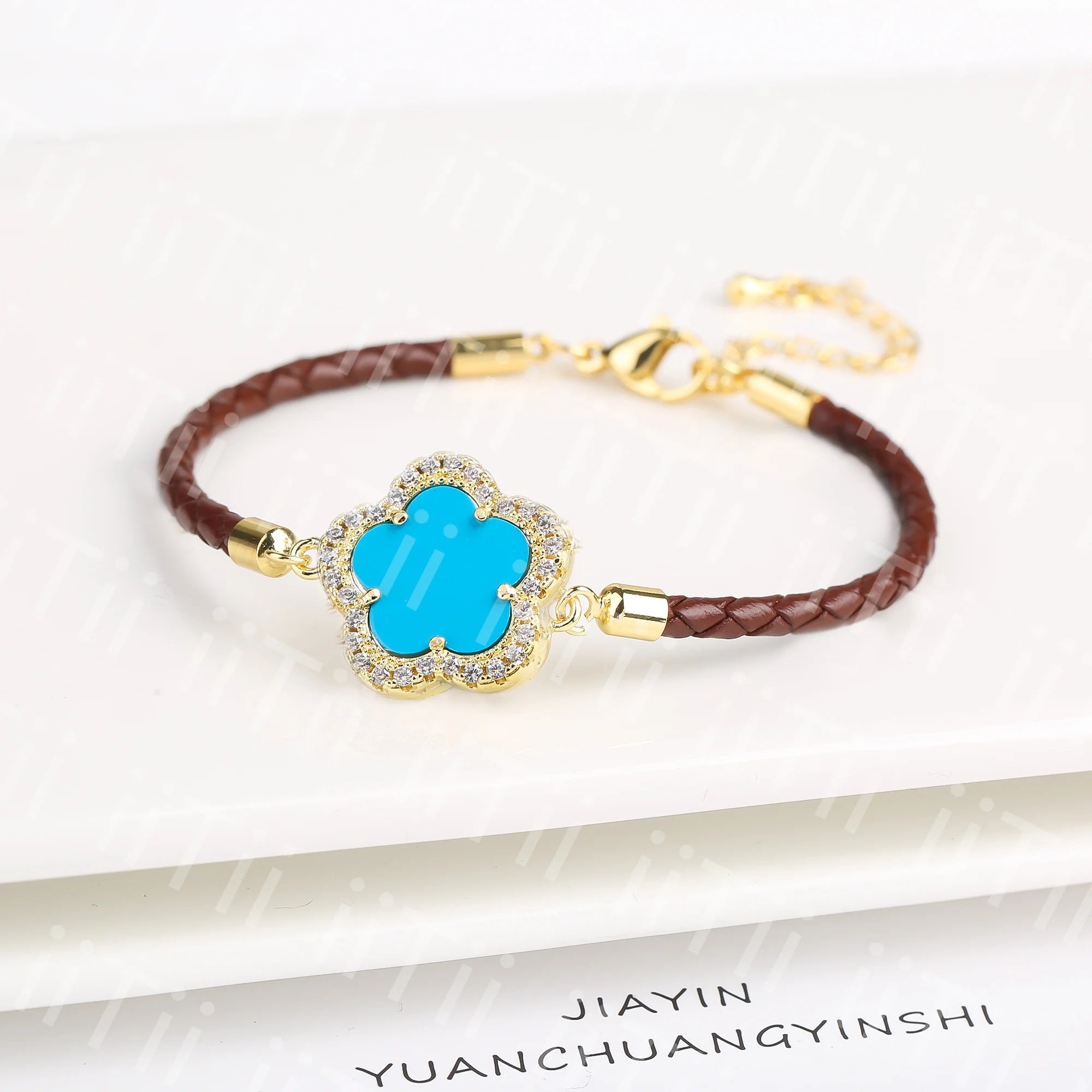 2024 Classic Shiny Zirconia Stone Five Leaf Flower Leather Braided Bracelet Fashion for Women Party Brand Jewelry Daily Wear Qme Color 18
