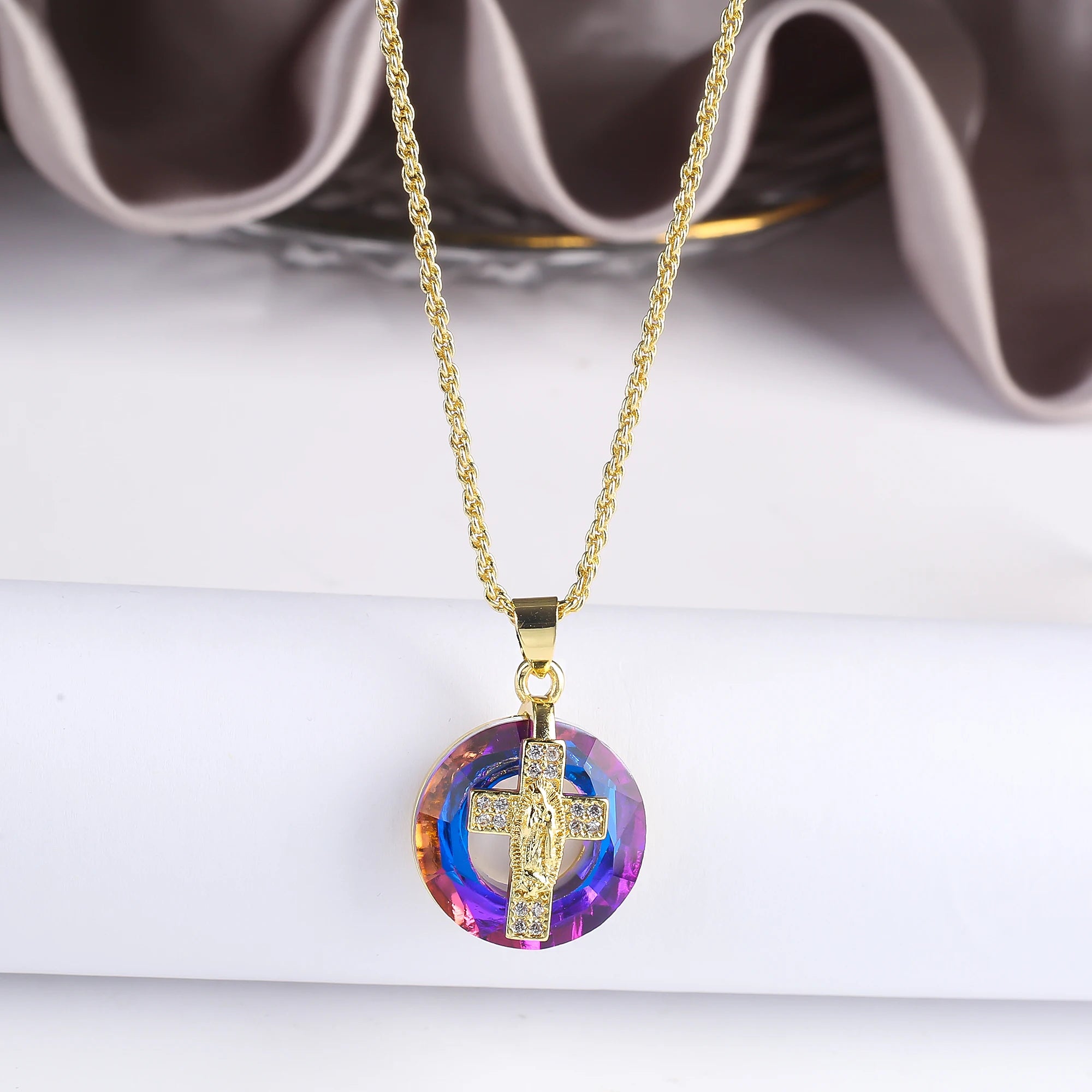 Top Quality Light Luxury Donut Crystal Zirconia Cross Pendant Necklace Personalized For Woman Girl Holiday Wedding Jewelry Gift Qme 4